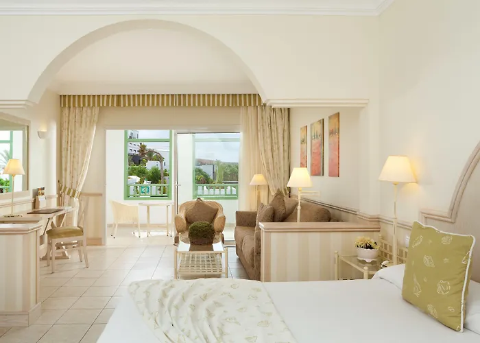 Курортний комплекс Gran Castillo Tagoro Family & Fun