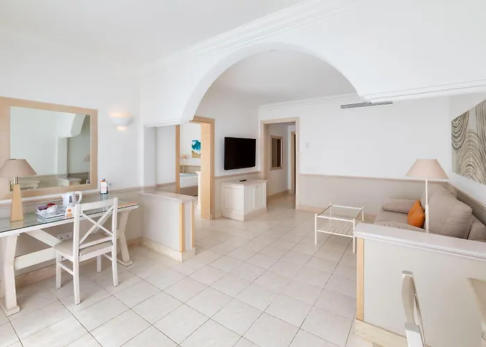 Курортний комплекс Gran Castillo Tagoro Family & Fun