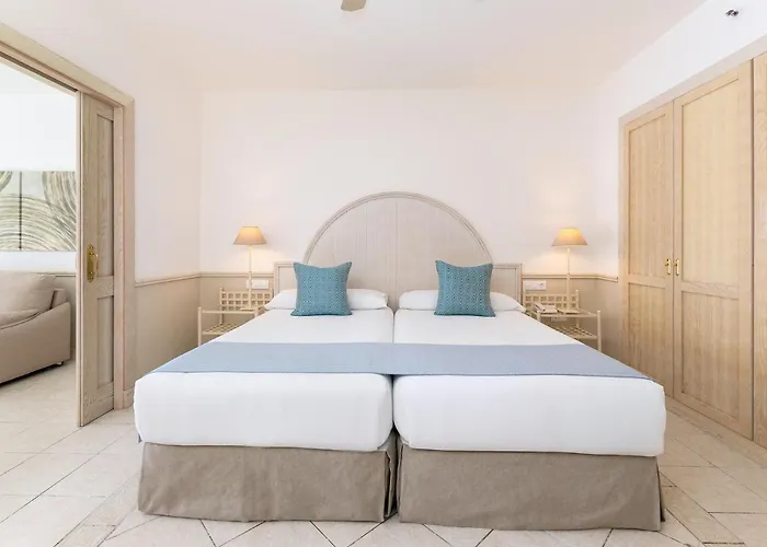 Курортний комплекс Gran Castillo Tagoro Family & Fun