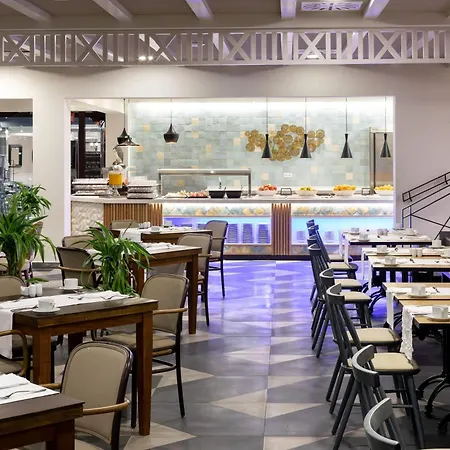 Gran Tagoro Family & Fun Playa Blanca Resort 5*